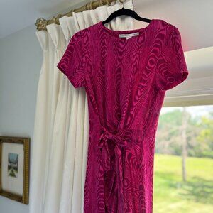 Diane Von Furstenburg DVF Sz 12 Pink 100% Silk Wrap Dress